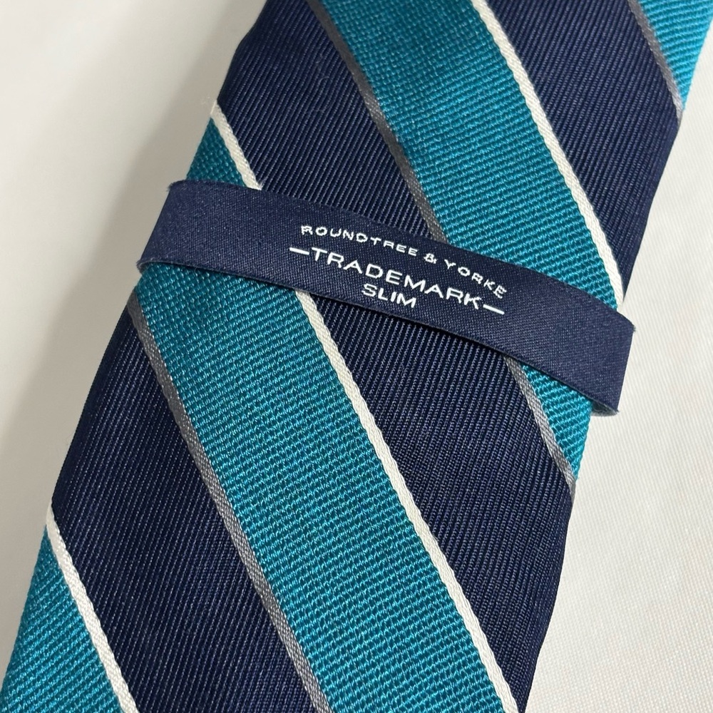 NEW! Roundtree & Yorke Navy and Teal Striped Tie